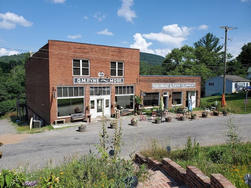 The Palisades Restaurant