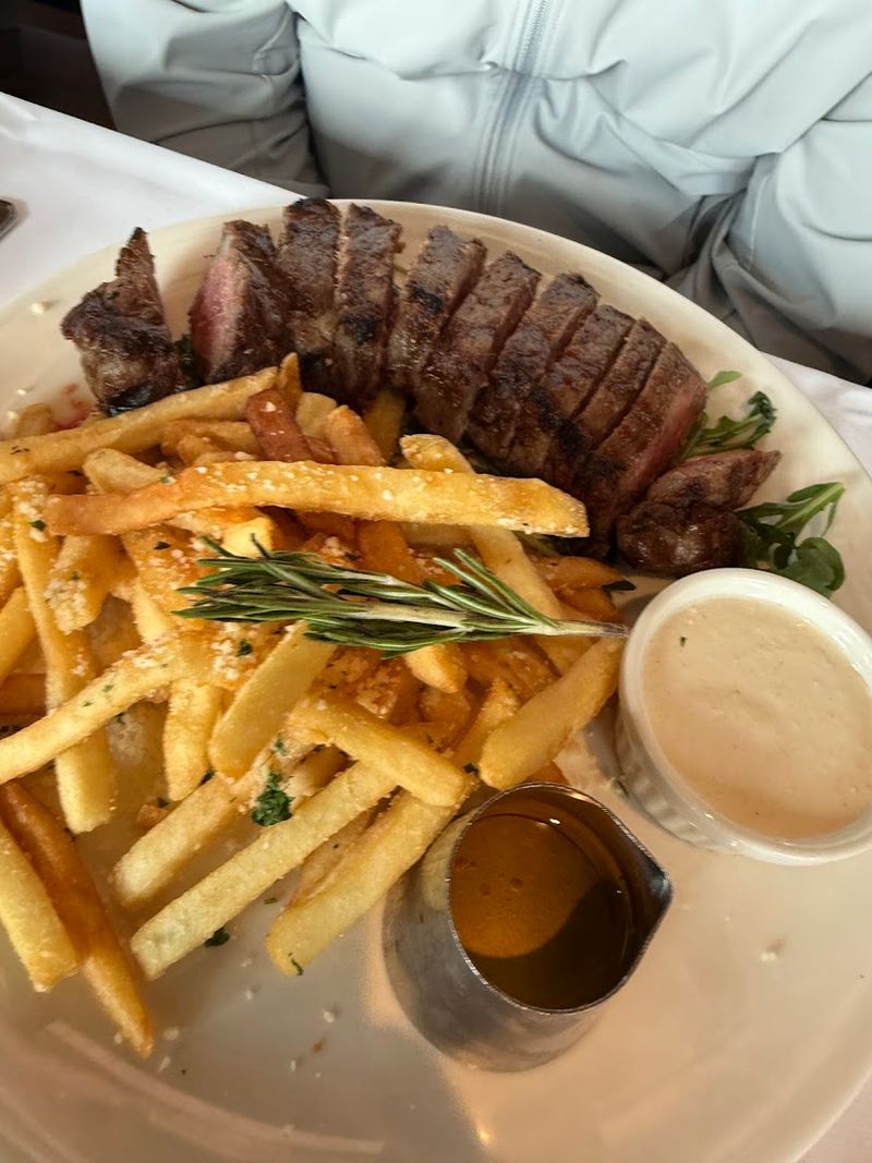 This Pennsylvania Restaurant Has A View That Steals The Show Every Time - Decor Hint Dishes Beyond The Seafood That Deserve Equal Attention
