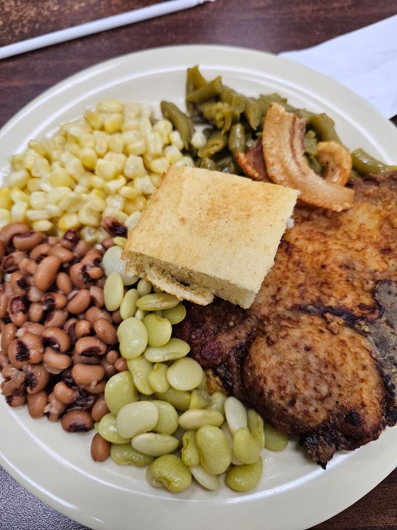 10 North Carolina Spots Where Meat-And-Three Still Matters - Decor Hint The Classic Family Restaurant