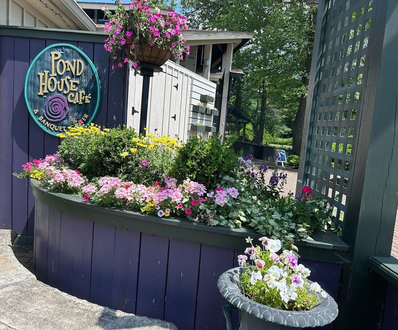 Pond House Cafe, West Hartford