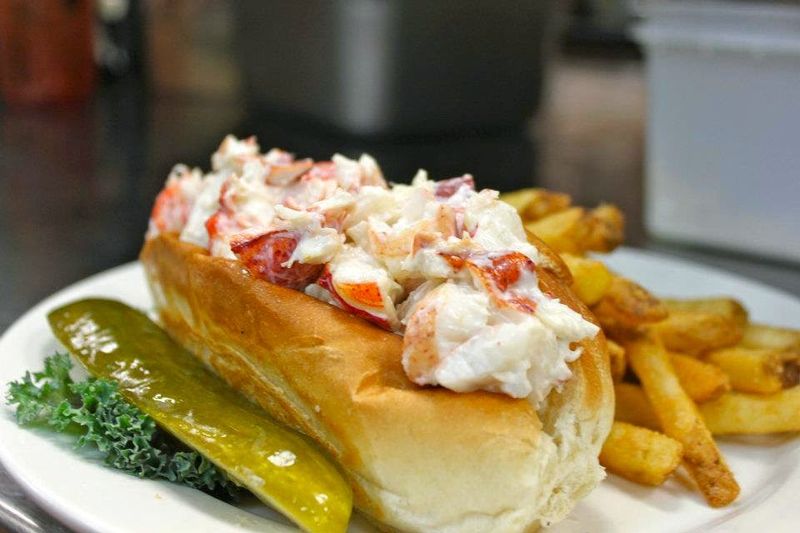What Makes Maine Lobster Rolls Different From Everywhere Else