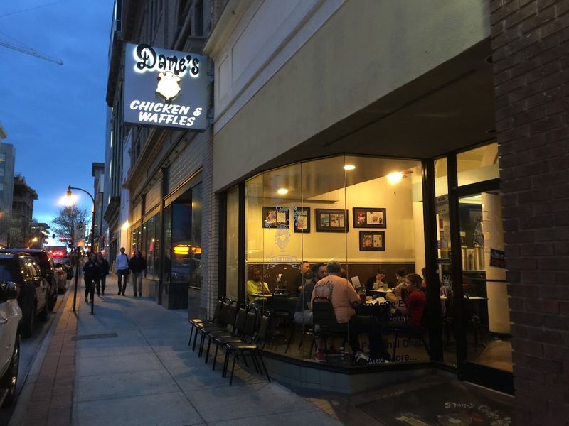 Dame's Chicken & Waffles, Durham