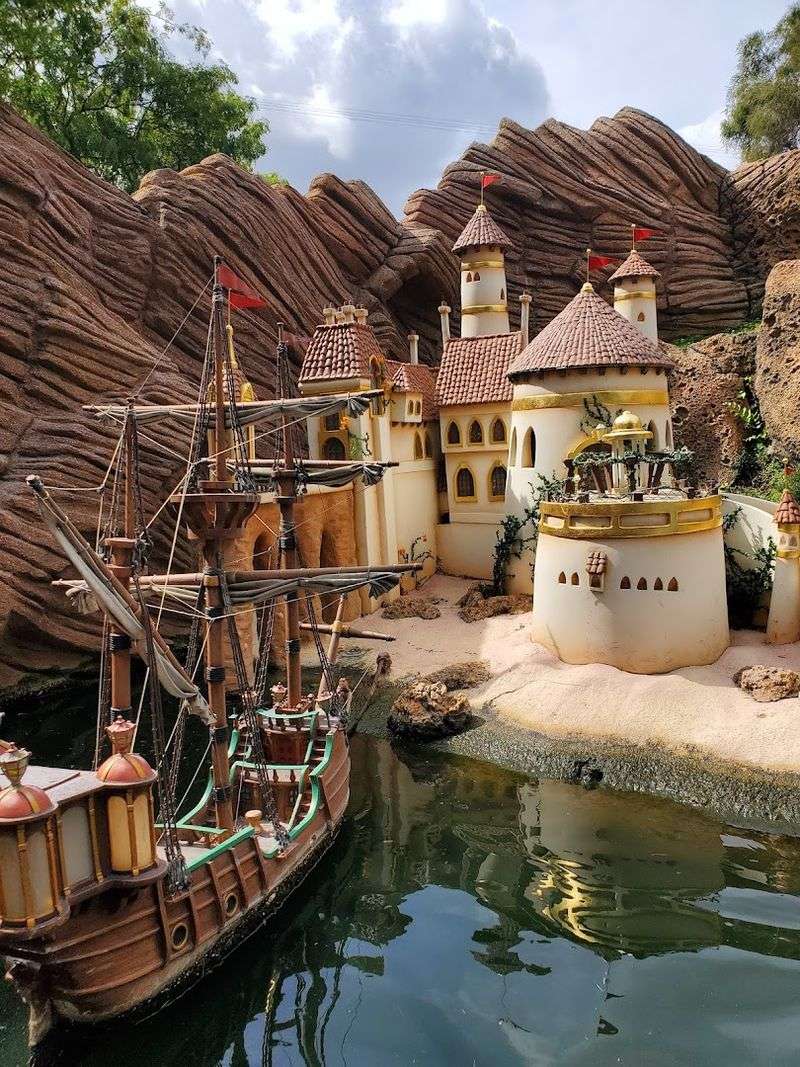 Planning a Visit to Storybook Land Canal Boats