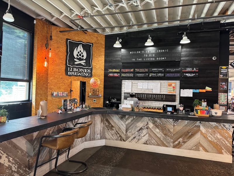 12 North Carolina BBQ Plates That Turn First-Time Visitors Into Regulars - Decor Hint 12 Bones Smokehouse