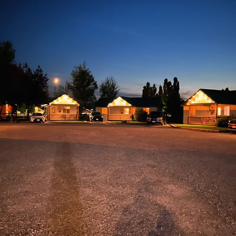 Sleepy J Cabins, Swan Valley