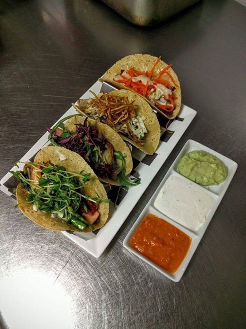Wolfe's Tavern Food Scene
