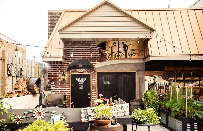 These Are The Delaware County, Pennsylvania Restaurants Locals Don't Get Tired Of - Decor Hint Barking Dog Garden Patio