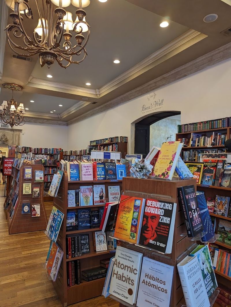 This Giant Georgia Bookstore Makes It Easy to Bring Stacks of Books Home - Decorating Tip Staff who go above and beyond for readers