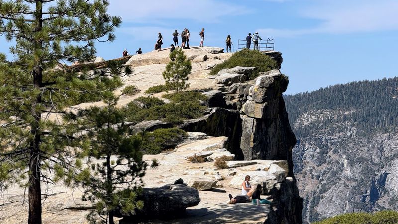 You Haven't Explored California Until You've Hiked This 2.2-Mile Trail With Million-Dollar Vistas - Decor Hint Panoramic Views From The Overlook