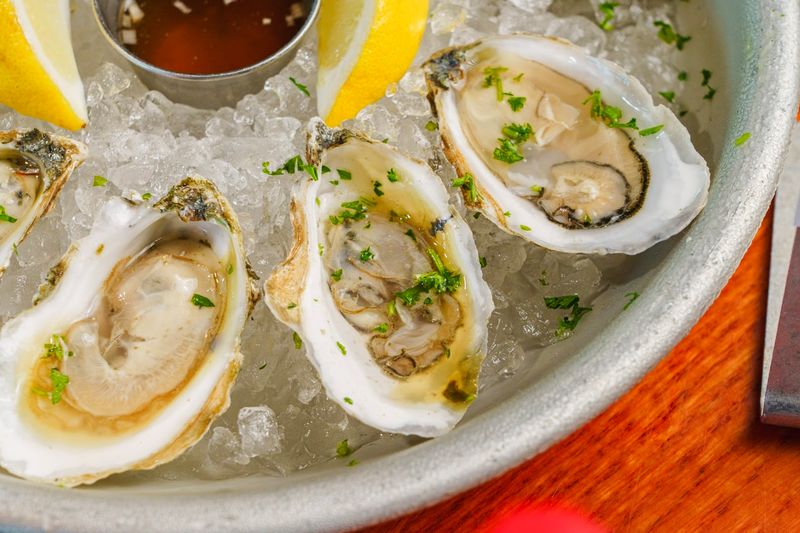 These Florida Waterfront Restaurants Turn Every Meal Into A Scenic Experience - Decor Hint Coconuts