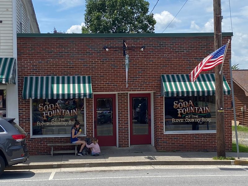 Floyd Country Store, Floyd