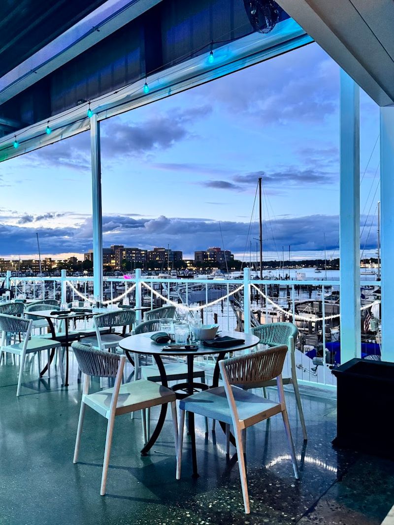 On The Waterfront Restaurant, New London