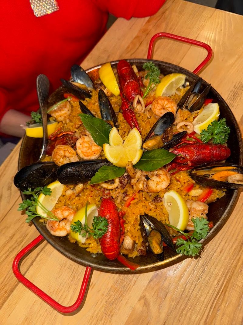 Pet-friendly seating can simplify plans