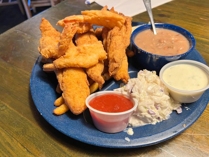 These Texas Catfish Joints Are The Ones Locals Will Travel For - Decor Hint Cherry Creek Catfish