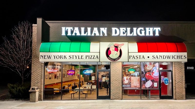 13 Kansas Pizza Destinations That Make The Road Trip Worth It - Decor Hint Italian Delight