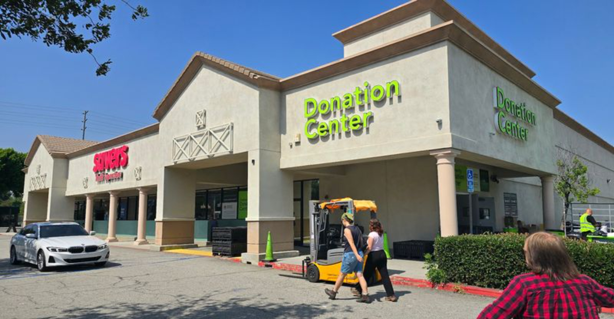 This Arcadia California Thrift Store Adds Up To 10000 New Items Daily And Its A Thrifters Dream - Decor Hint