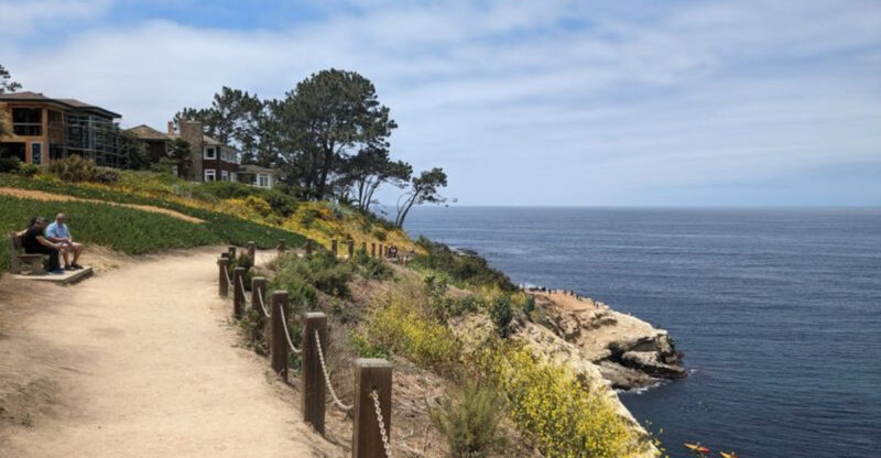 This Easy 1-Mile Hike In California Is So Stunning, You’ll Be Dreaming About It For Days