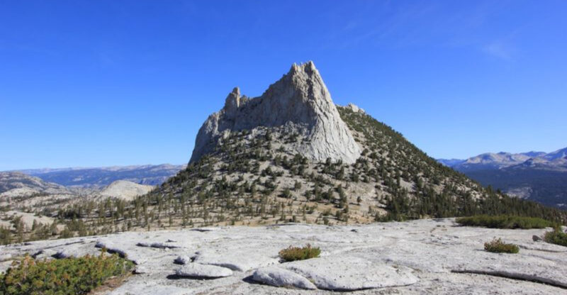 This Hike In California Is So Stunning, You’ll Be Dreaming About It For Days