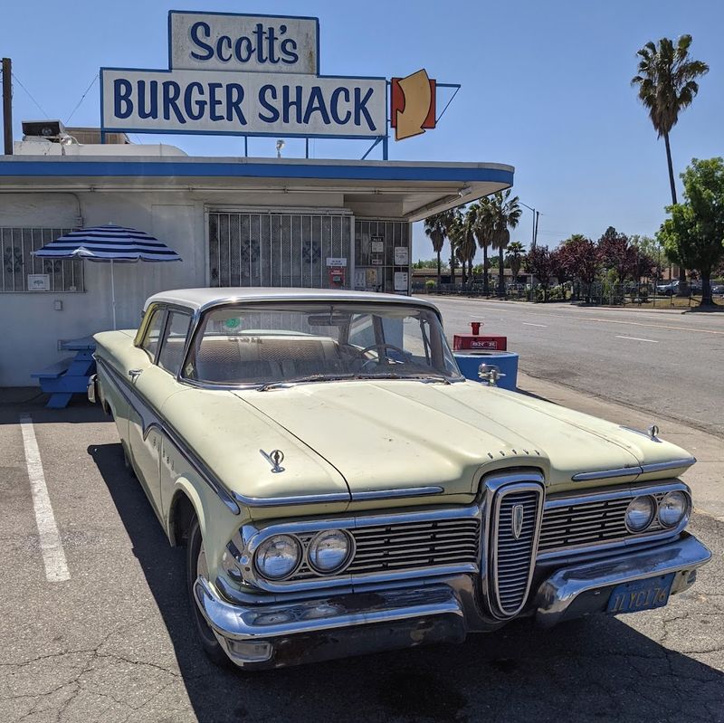 South Sacramento Staple