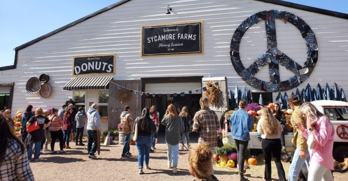 This Massive Nebraska Flea Market Has Become An Obsession - Decor Hint