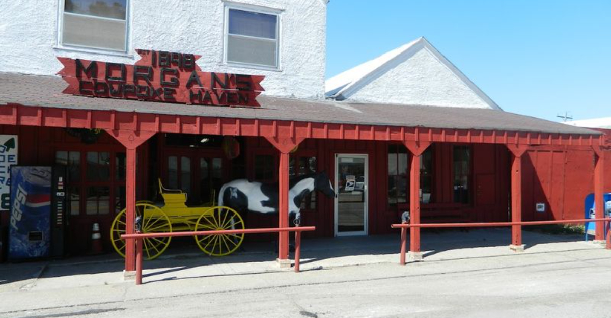 This Middle Of Nowhere Nebraska General Store Is Famous For The Best Sandwiches In The State - Decor Hint