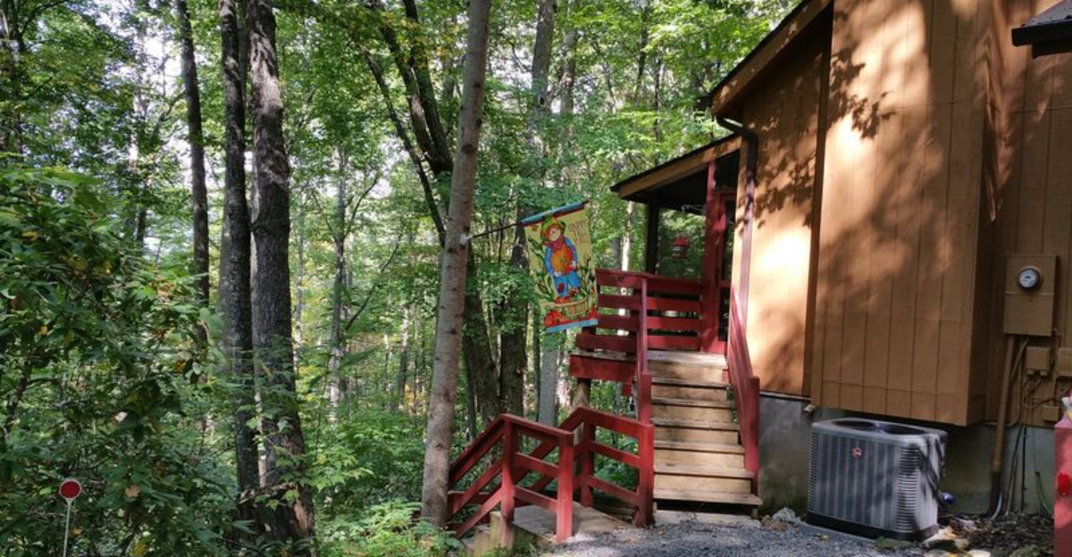 This North Carolina Forest Cabin Feels Like A Fairy Tale Brought To Life - Decor Hint