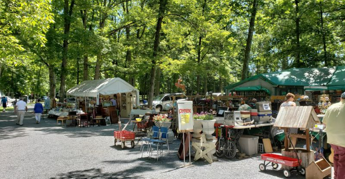 This Pennsylvania Treasure Hunt Is Where Bargain Finds Feel Almost Too Good To Be True - Decor Hint