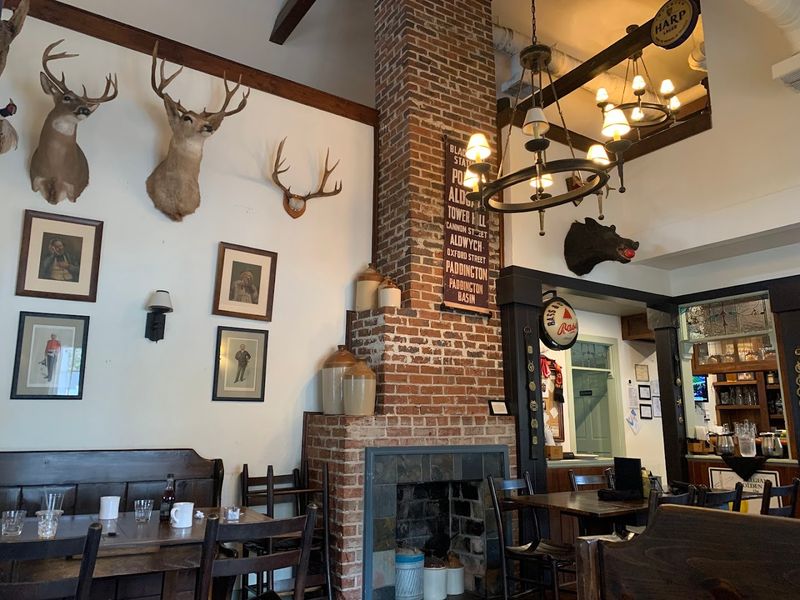 British Pub Atmosphere