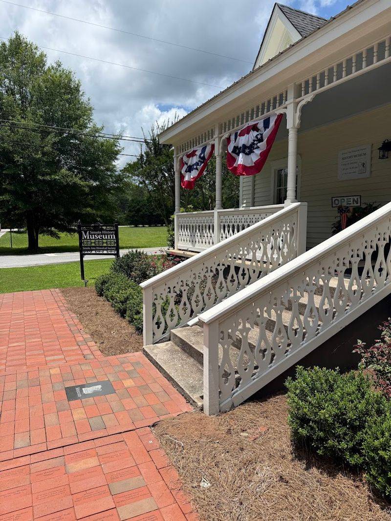 This Small Town In Georgia Is Quietly Becoming One Of The Coolest Places In The South - Decor Hint Historic Charm That Feels Like Stepping Back in Time