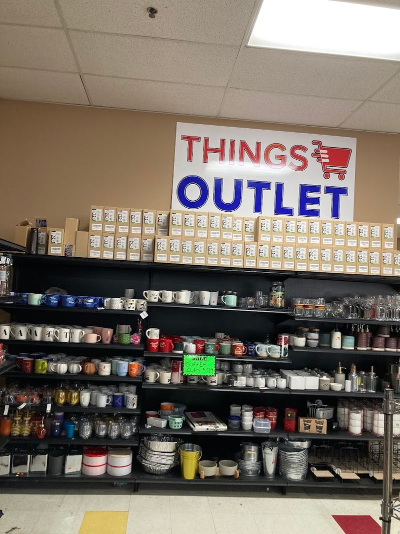 An Ohio outlet where prices are so low he thinks it's a mistake - decoration cue Community shopping experience