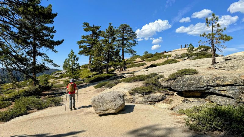You Haven't Explored California Until You've Hiked This 2.2-Mile Trail With Million-Dollar Vistas - Decor Hint Safety Considerations At The Overlook
