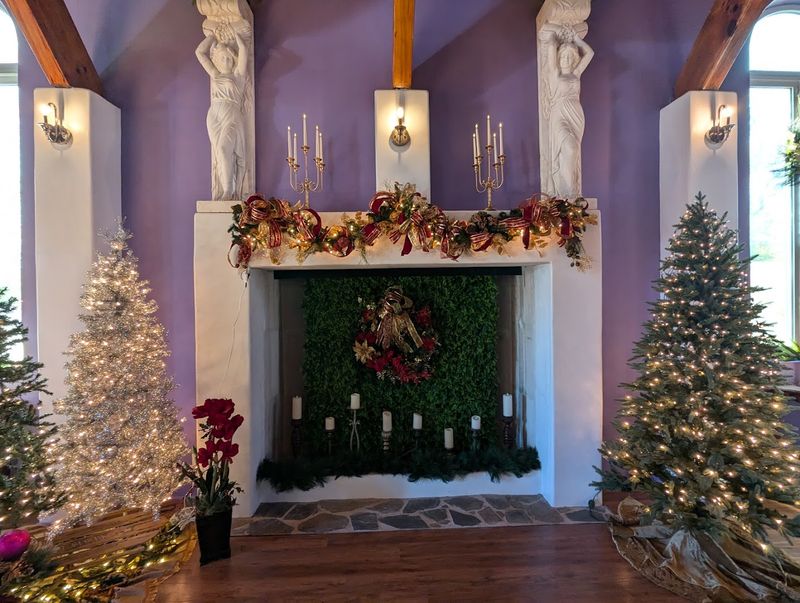 Overnight Guest Chambers With Period Furnishings
