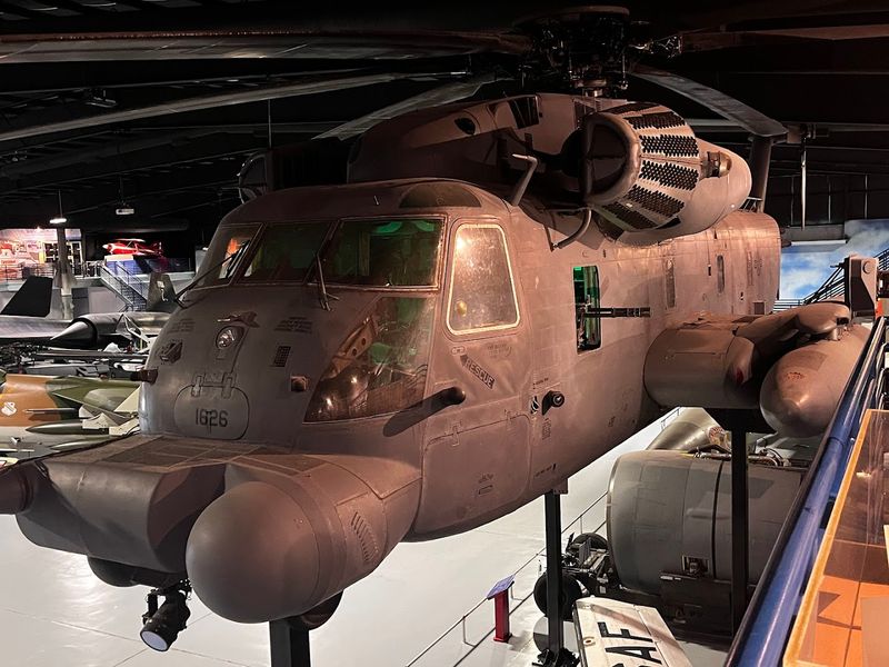 Aviation-Themed Gift Shop Worth Browsing