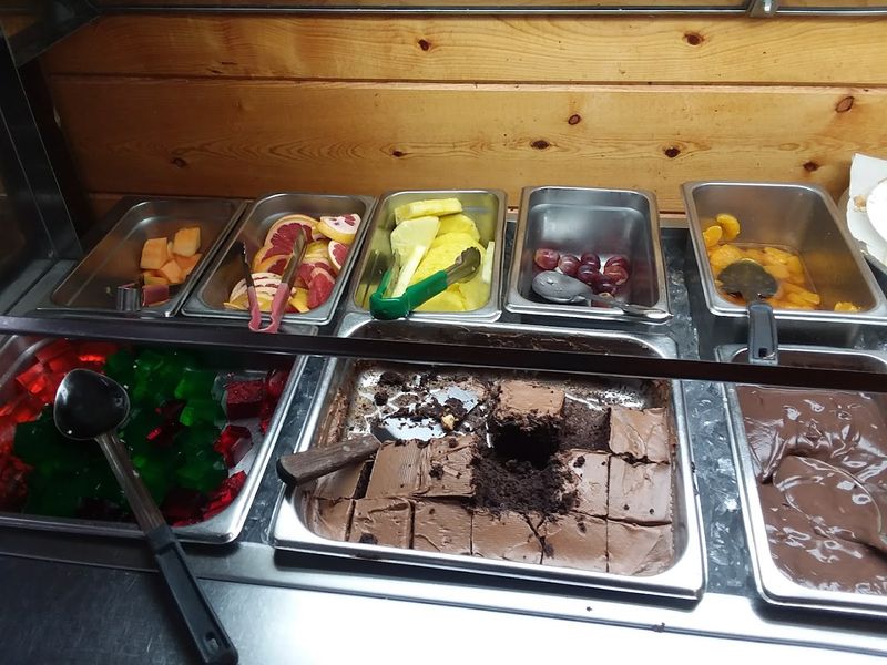 This Humble Georgia Restaurant Serves A Buffet Worth The Trip - Decor Hint A Clean Dining Space That Earns Repeat Visits