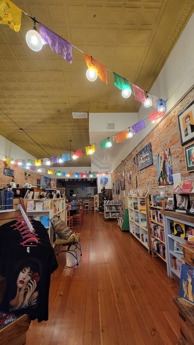 Café con Libros Press, Pomona