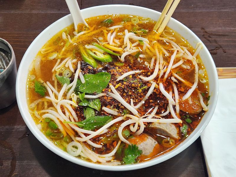 Bánh Mi Amour, Visalia