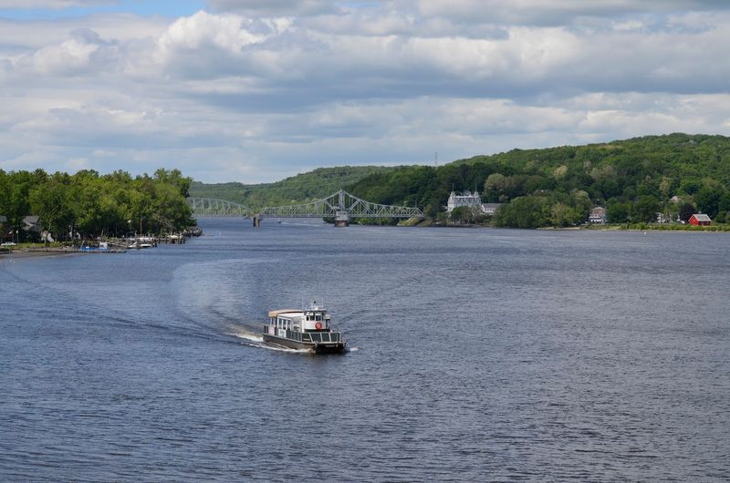 Enjoy Scenic Views Along The Connecticut River
