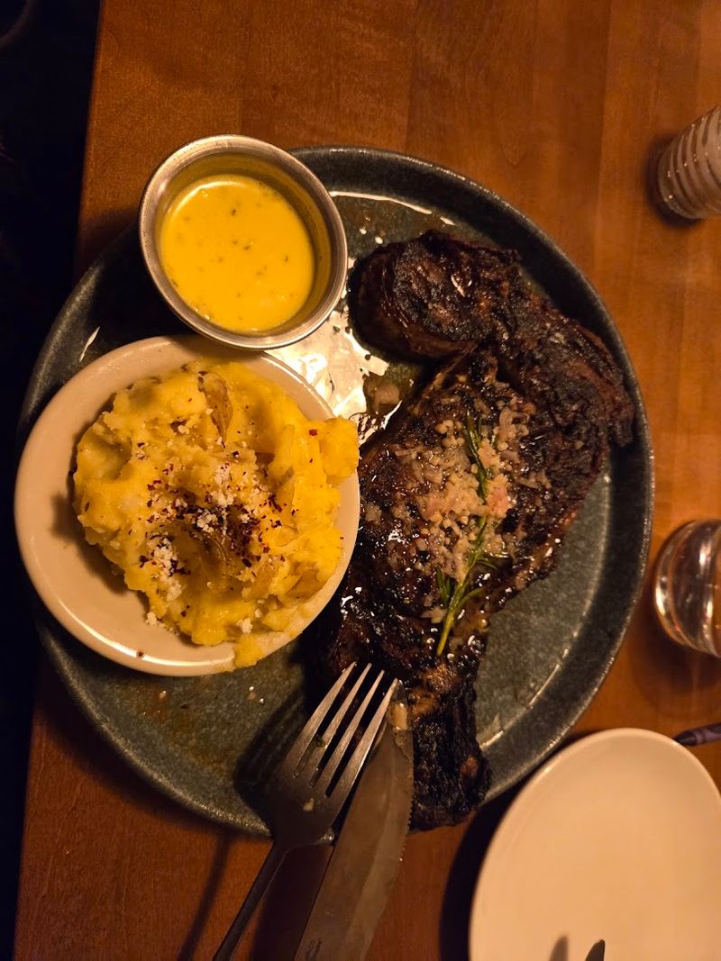 17 Arizona Restaurants In Small Towns You Won't Believe Are This Good - Decor Hint Miss Kitty's Steakhouse & Bar