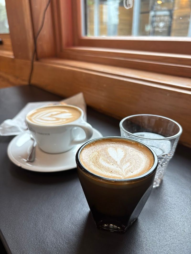 Houndstooth Coffee Henderson Ave