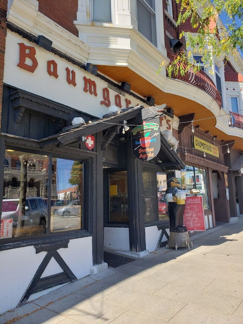This Historic Wisconsin Cheese Store Is Known For A Great Pastrami Sandwich - Decor Hint What To Expect When You Visit