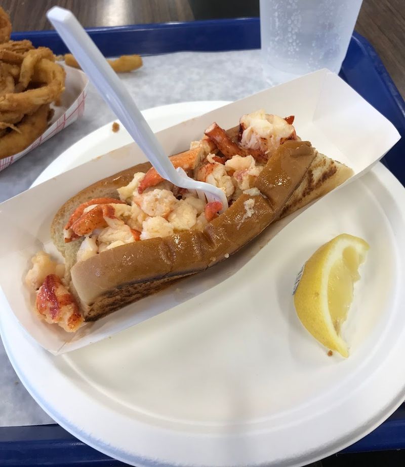 Why This Hamden Stand Belongs On Every Connecticut Food Bucket List