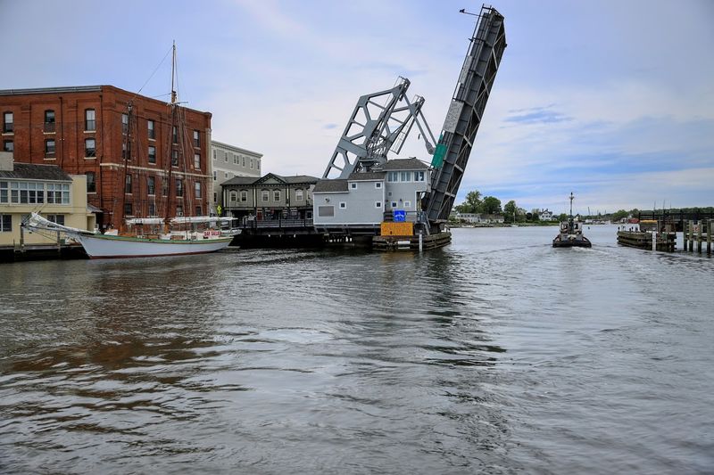 Historic Downtown Mystic: Shops, Cafés, And Quiet Streets