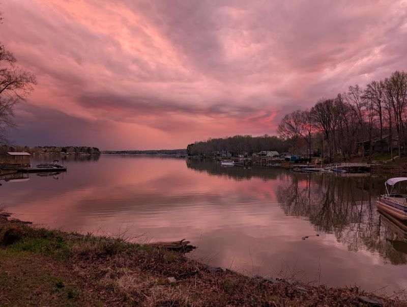 14 Beloved North Carolina Lakes That Keep Locals Coming Back Each Summer - Decor Hint High Rock Lake