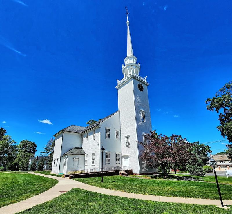 Strolling Through Farmington's Historic Center