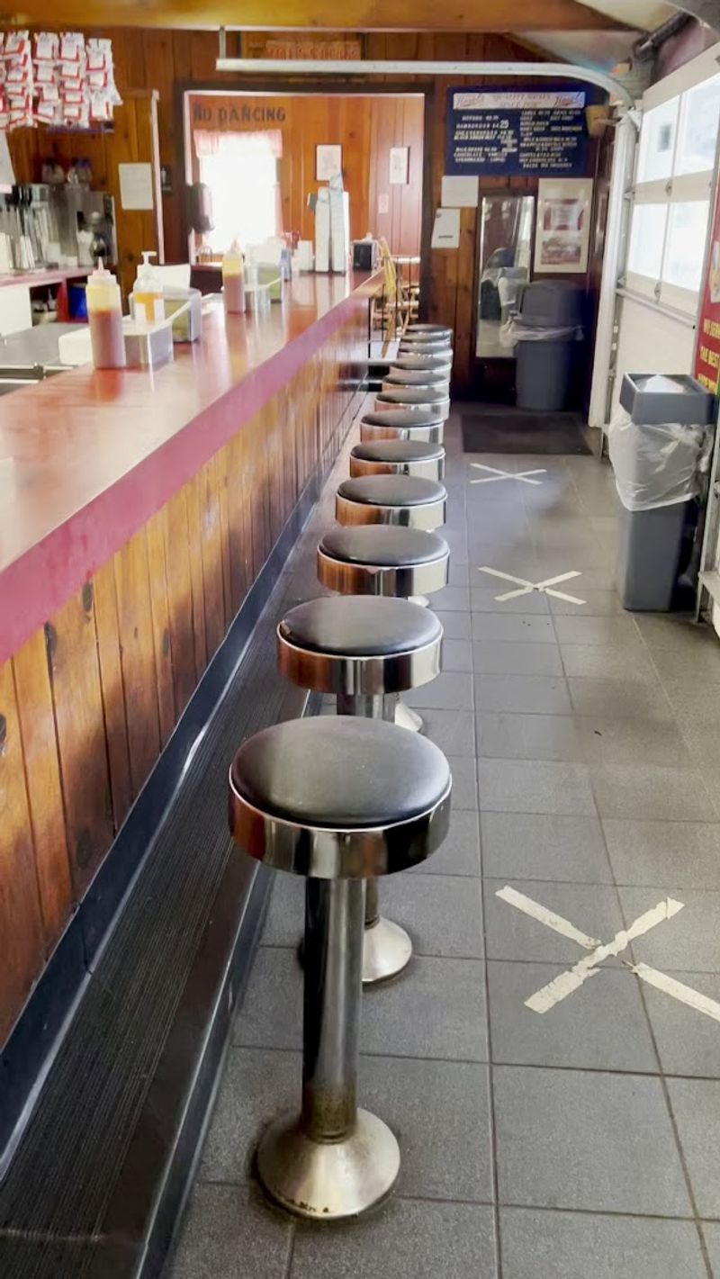 The Famous Hot Pepper Relish That Helped Make Blackie's A Connecticut Classic