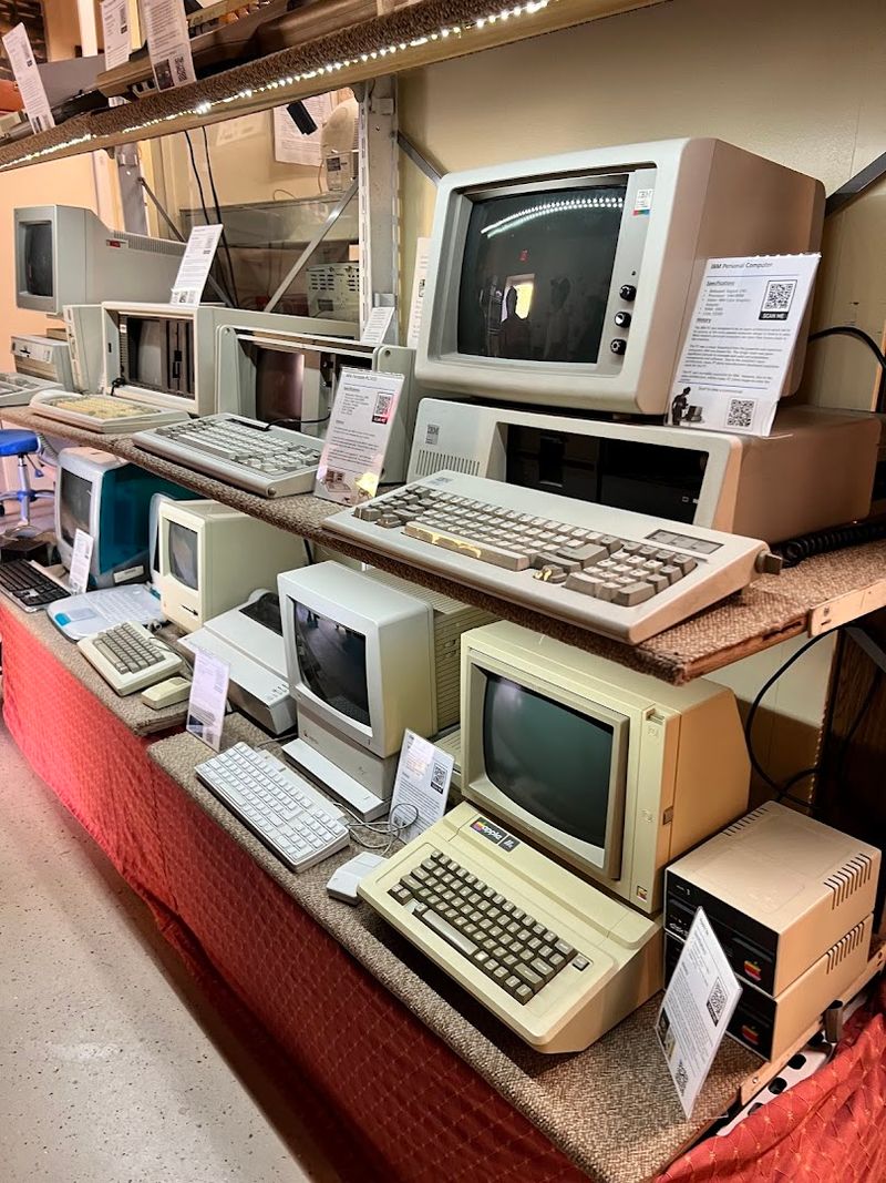 Before You Visit The Vintage Radio & Communications Museum
