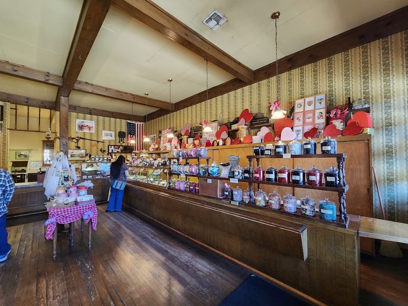 Nelson's Columbia Candy Kitchen