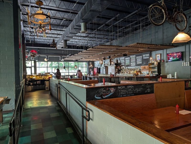 Twain's Brewpub & Billiards