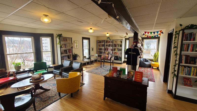 15 Coffee Shops In New York Where Digital Nomads Actually Get Their Best Work Done - Decor Hint Bookeater