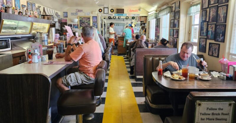 10 California Diners Where Counter Seats Still Feel Like The Best Seats In Town